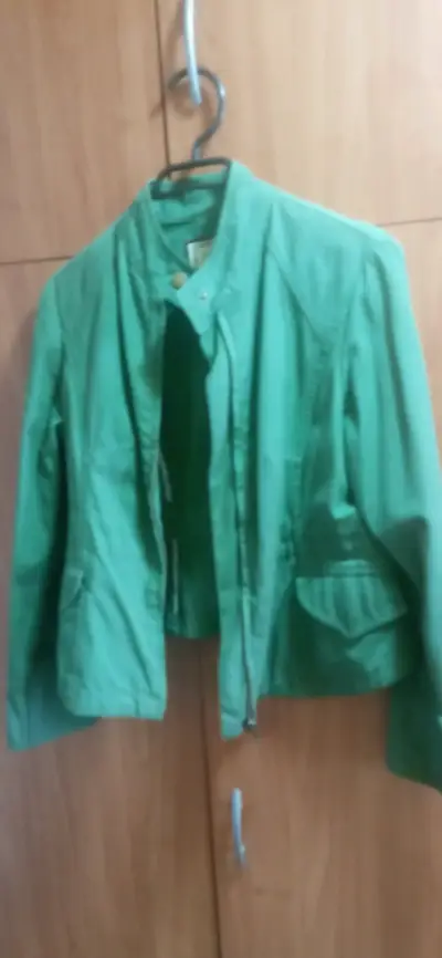 Chaqueta verde casual para mujer - miniatura 1