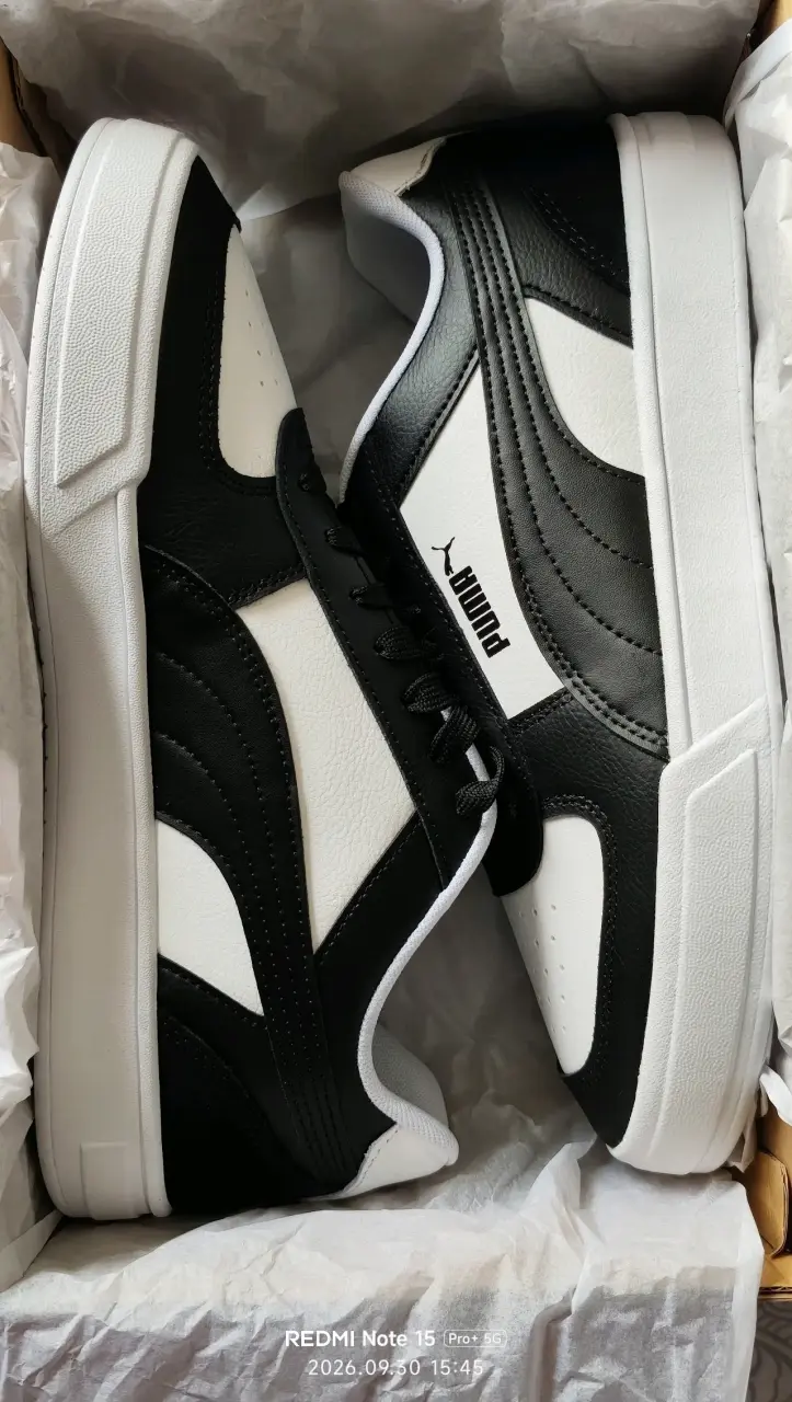 Zapatillas deportivas Puma negras y blancas - 3