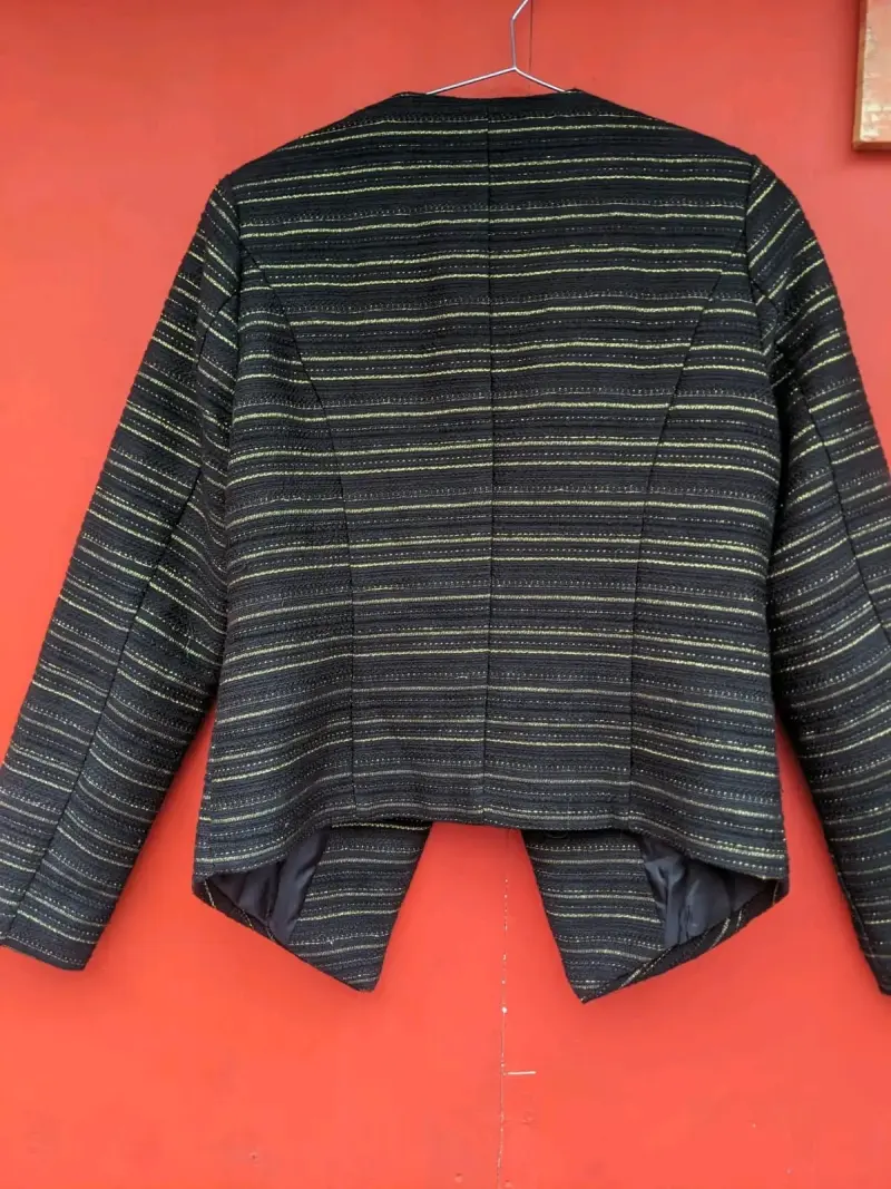 Blazer de rayas negro y dorado FashionSpark