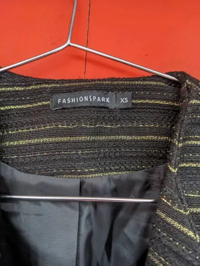 Blazer de rayas negro y dorado FashionSpark - miniatura 3