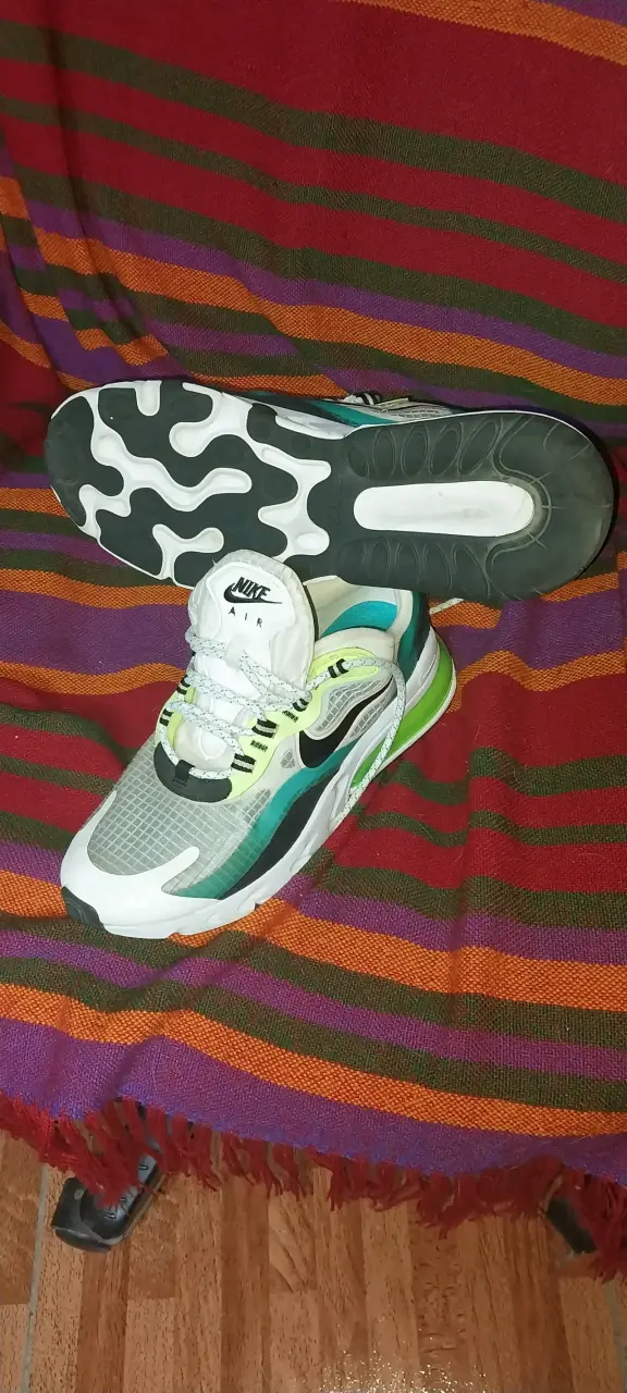 Zapatillas deportivas Nike Air 270 react se. - 2