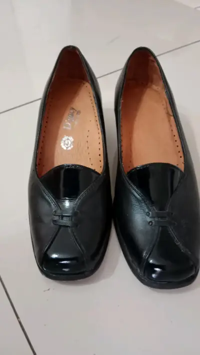 Zapatos de cuero negro con tacón bajo D'acy - miniatura 1