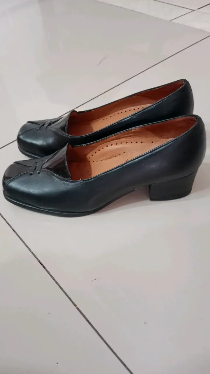 Zapatos de cuero negro con tacón bajo D'acy - 2