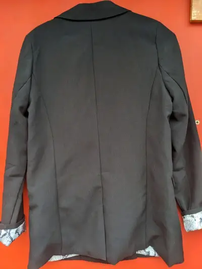 Blazer negro con forro estampado de serpiente - miniatura 2