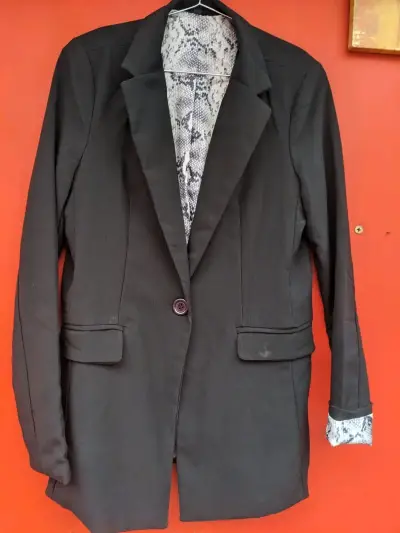 Blazer negro con forro estampado de serpiente - miniatura 3