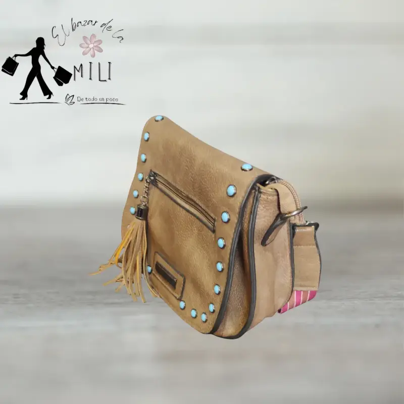 Cartera cruzada beige con tachas y correa colorida - 2