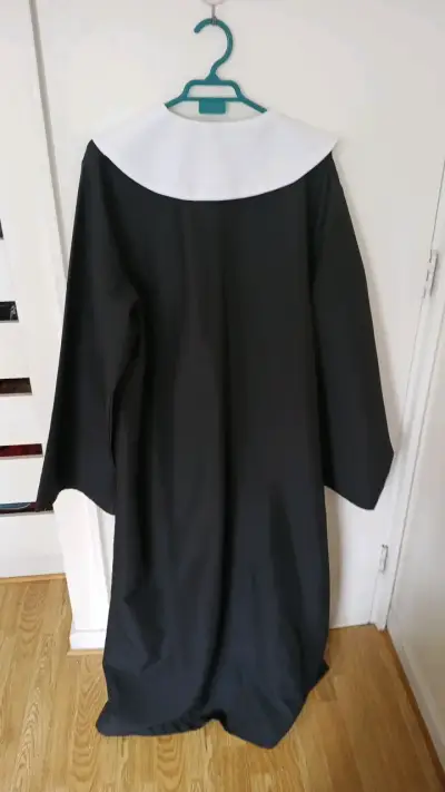 Toga de Graduación Negra con Estola Blanca XL - miniatura 3