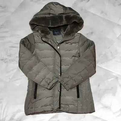 Chaqueta acolchada con capucha para mujer - miniatura 2