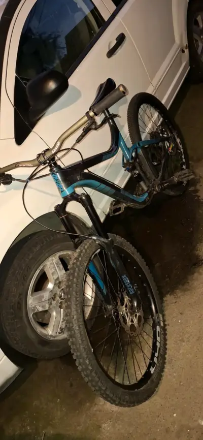 Remato bici Giant con donle suspensión fox - miniatura 2