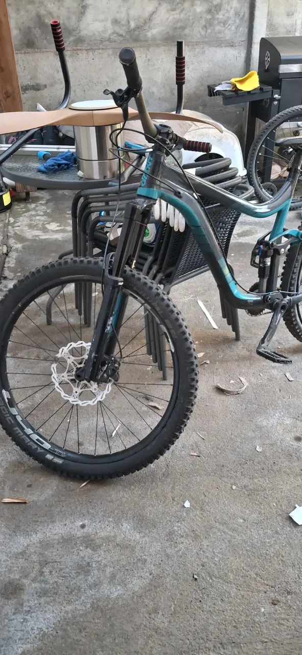 Remato bici Giant con donle suspensión fox - 4