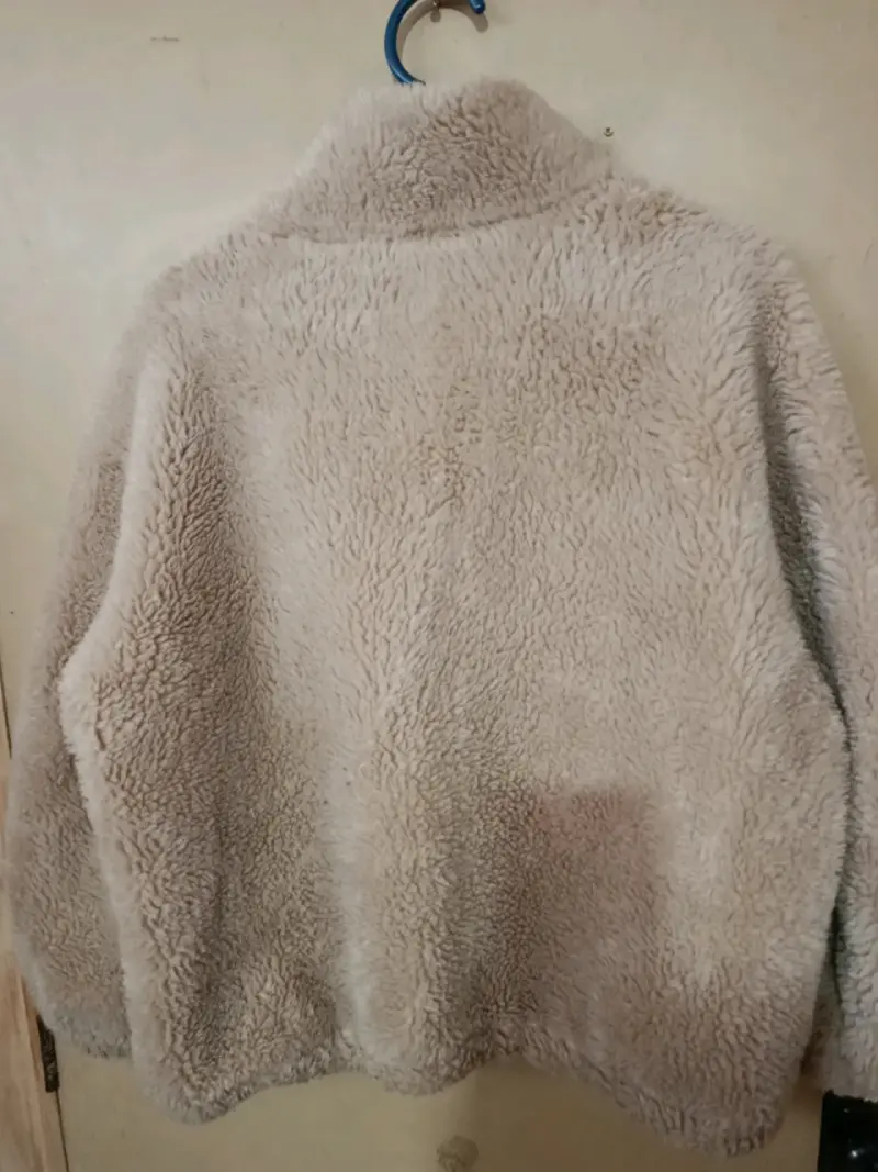 Chaqueta de piel sintética beige para mujer - 4