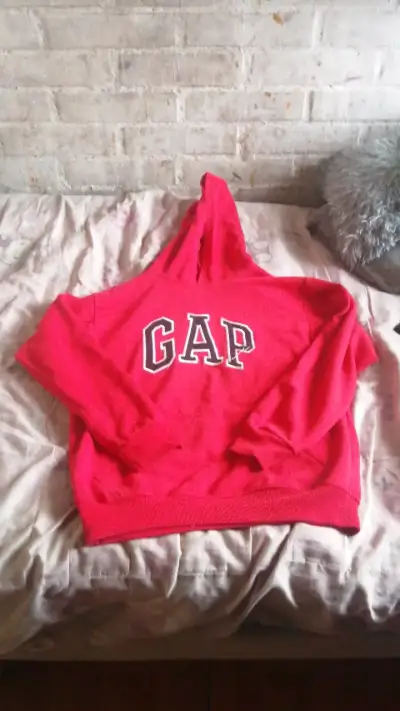 Polerón con capucha rojo GAP para mujer - miniatura 1