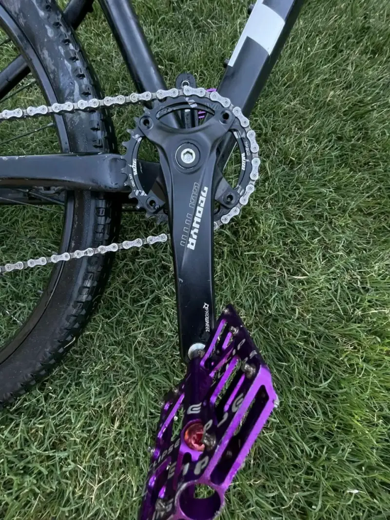 Bicicleta Trek de Montaña Negra con Componentes Shimano - 2