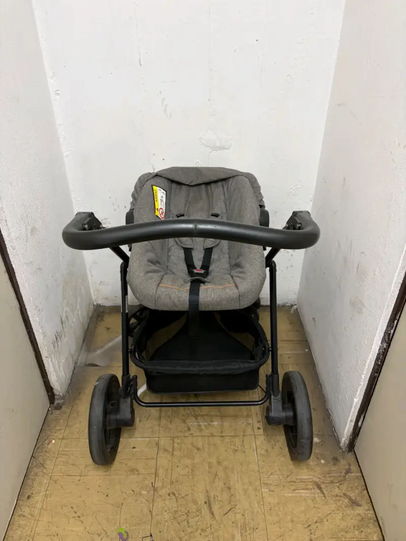 Coche de bebé Infanti gris con manillar ajustable - 5