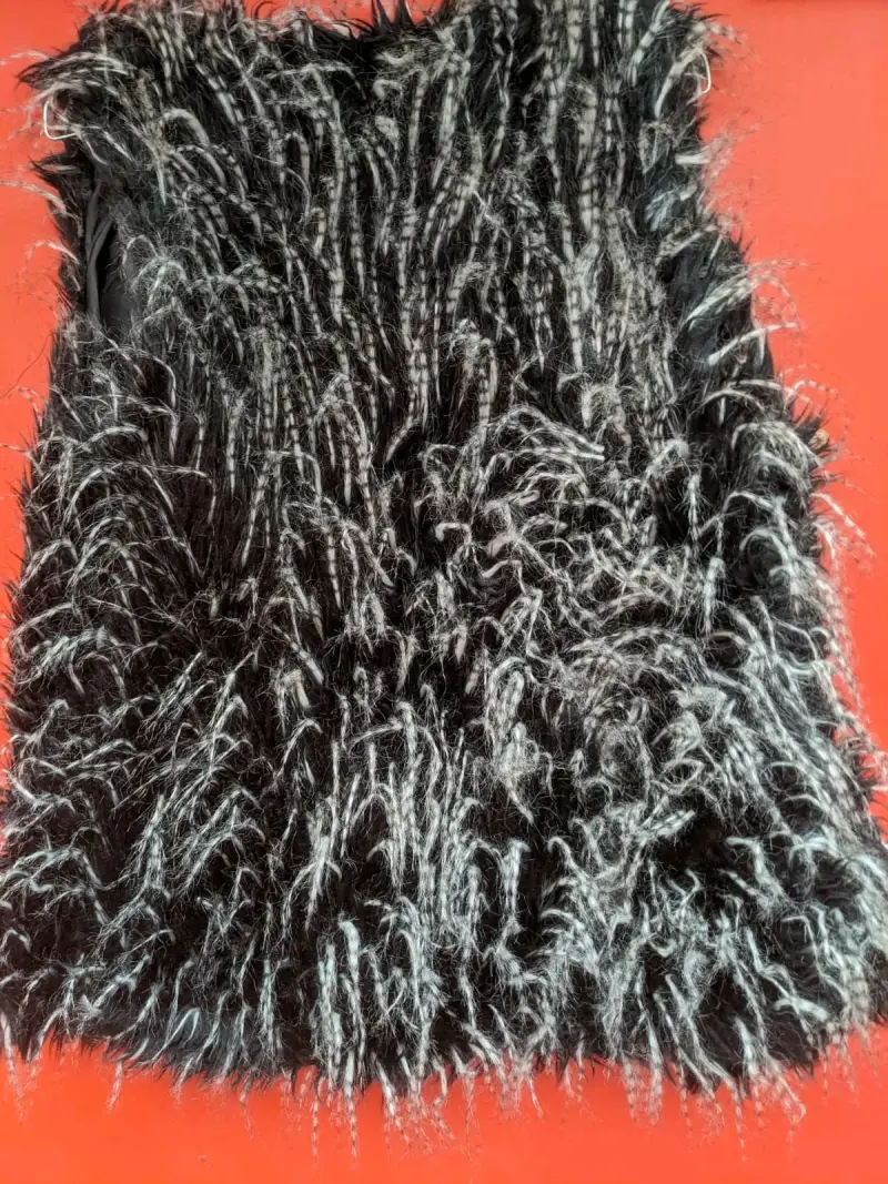 Chaleco de Peluche Negro y Blanco para Mujer - 2