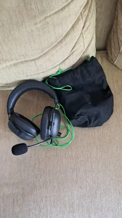 Audífonos Razer gamer Nuevos con micrófono - miniatura 3