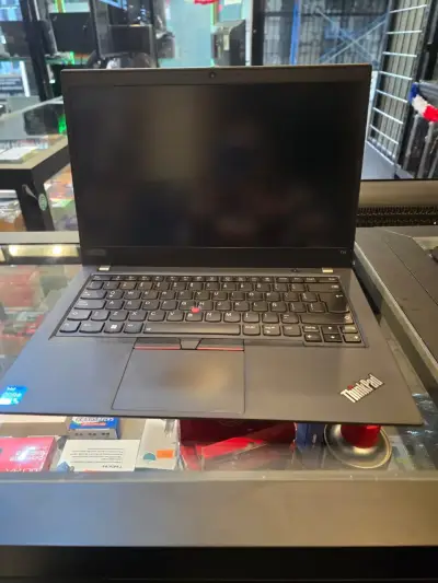 Laptop Lenovo ThinkPad T14 en buen estado - miniatura 1
