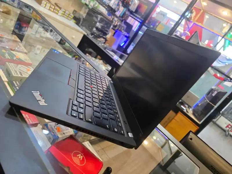 Laptop Lenovo ThinkPad T14 en buen estado - 2