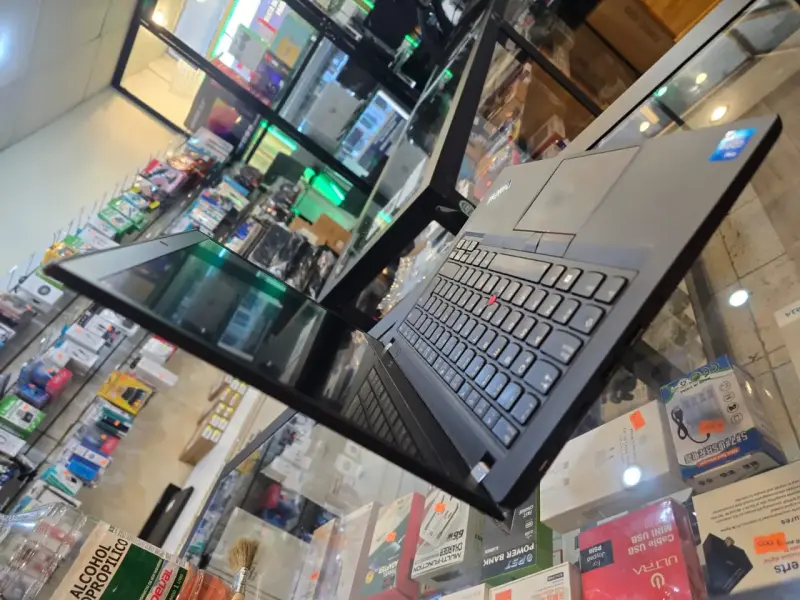 Laptop Lenovo ThinkPad T14 en buen estado - 3