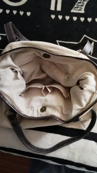 Bolso de mano beige con detalles en cuero - miniatura 2