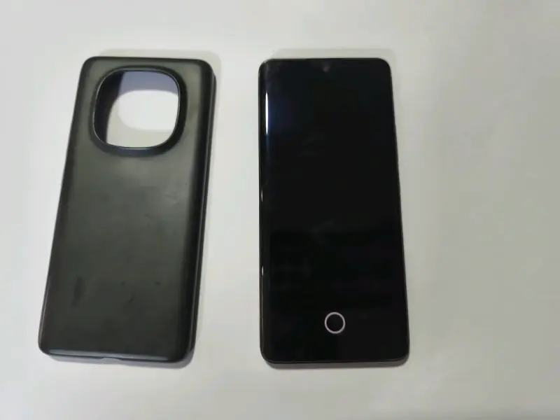 Smartphone Xiaomi Redmi Note 14 Pro 5G con cargador - 3