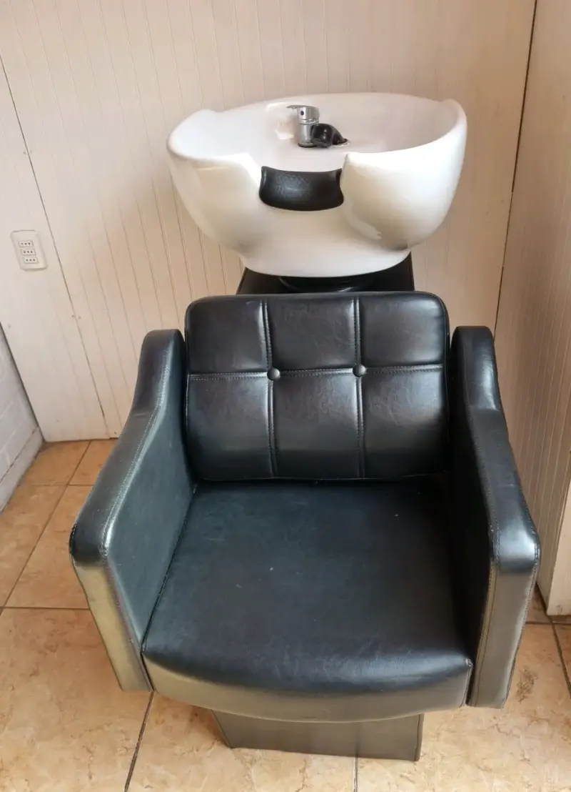 Lavacabezas de peluquería con silla negra - 2