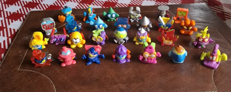 Colección de figuras Gogo's Crazy Bones - 1