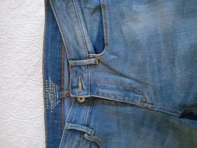 Jeans de mezclilla azul para mujer - miniatura 2