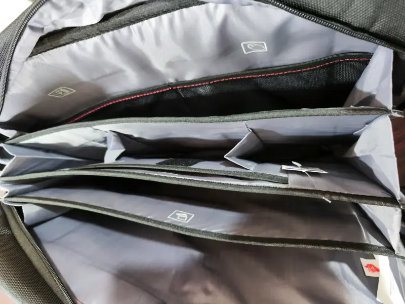 Bolso  negro Samsonite para notebook - 4