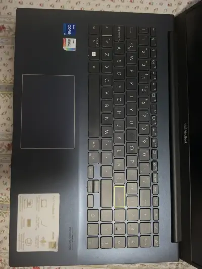 Laptop ASUS VivoBook 15 con Intel Core i5 - miniatura 2