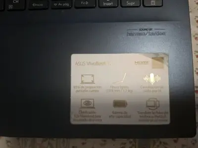 Laptop ASUS VivoBook 15 con Intel Core i5 - miniatura 4