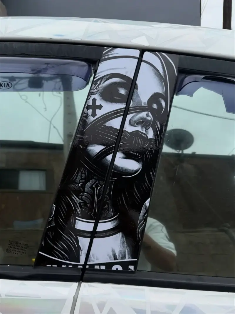 Adhesivos decorativos para auto con diseño artístico - 1