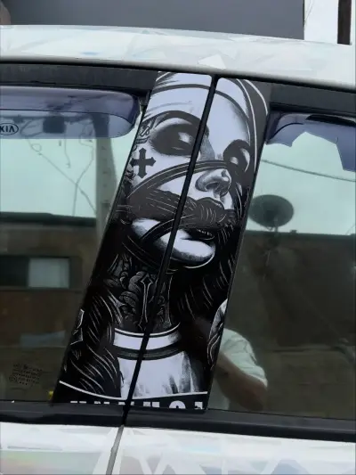 Adhesivos decorativos para auto con diseño artístico - miniatura 1