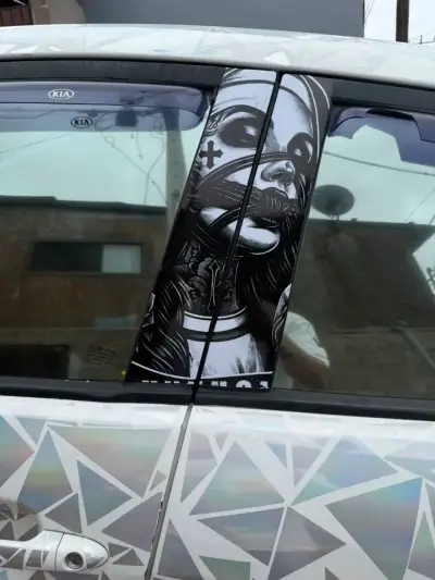 Adhesivos decorativos para auto con diseño artístico - miniatura 4