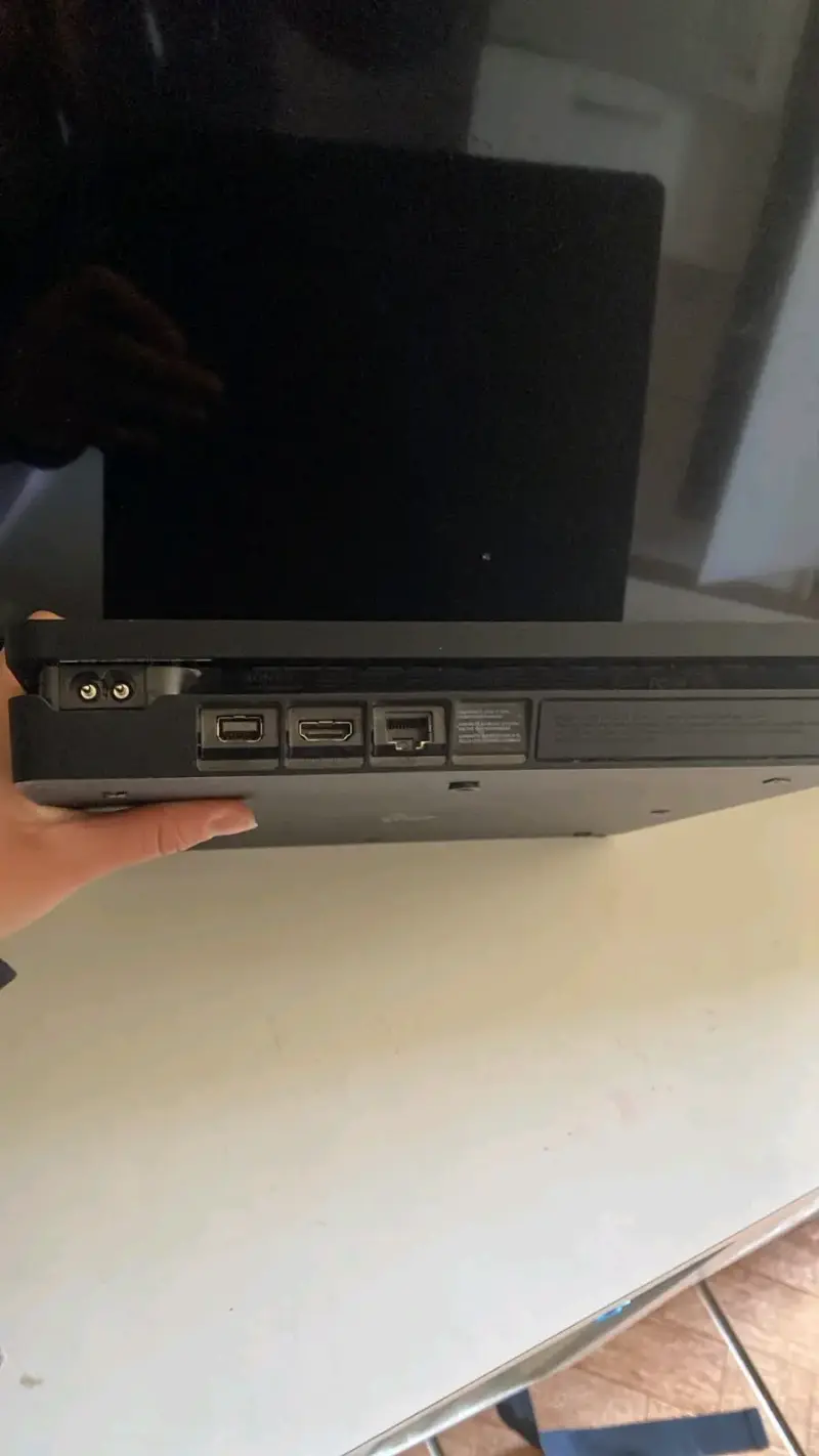 Consola PlayStation 4 Slim con Control - 5