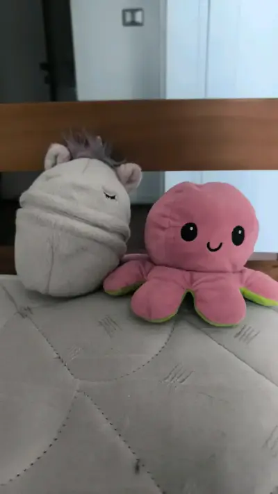 Peluches reversible con mini cerdito - miniatura 2