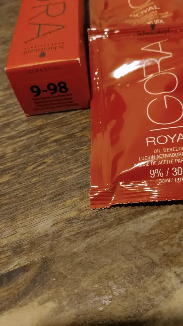 Loción Activadora de Color Igora Royal 9% más tint - 2