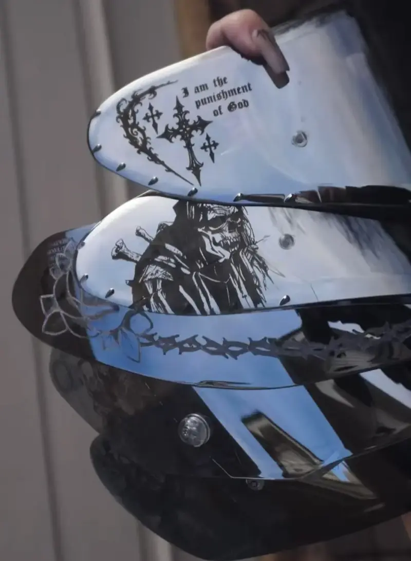 Diseño Tallado Personalizado Visera de casco - 3