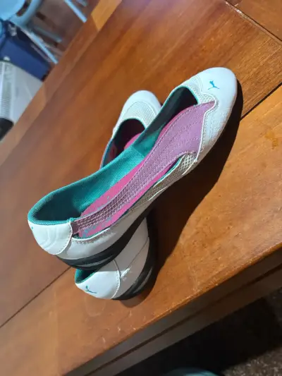 Zapatillas planas Puma blancas y rosadas - miniatura 3
