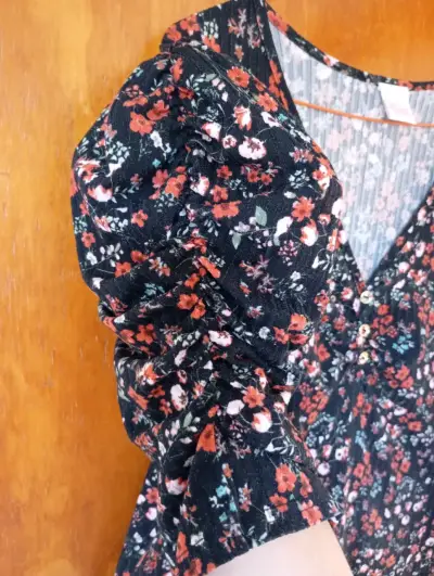 Body elasticado floral de manga corta - miniatura 4