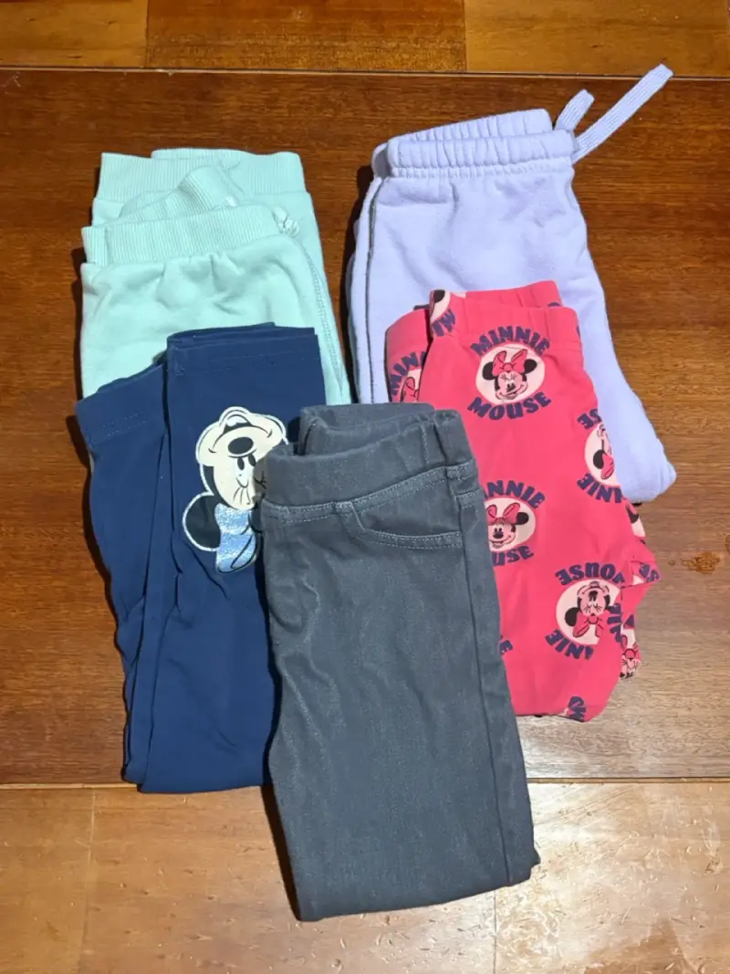 Conjunto de ropa infantil variada de colores - 2