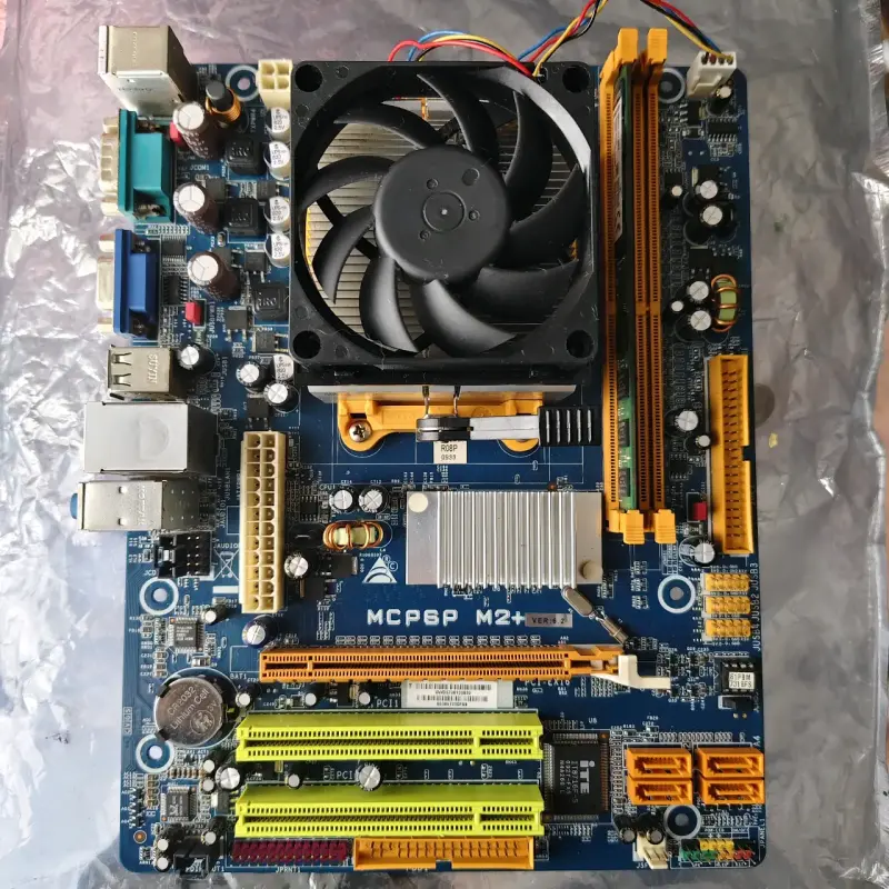 KIT PLACA AMD+ ATHLON 64 X2 4400 2.3GHz+ 2GB DDR2 - 1