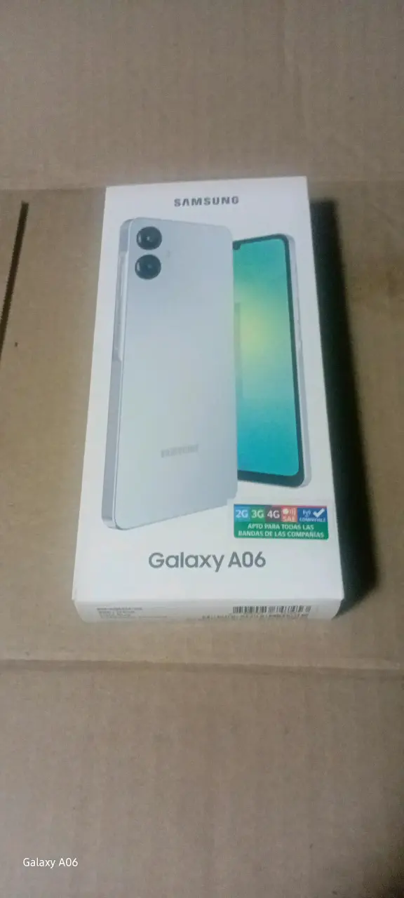 Samsung Galaxy A06 blanco 128 gb + SmartWatch - 2