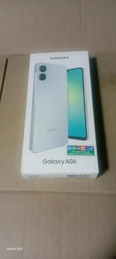 Samsung Galaxy A06 blanco 128 gb + SmartWatch - miniatura 2