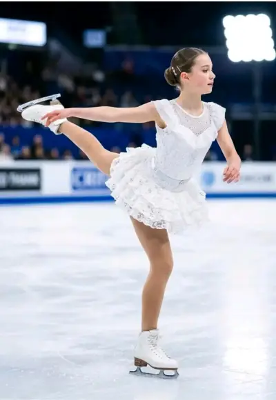 Vestido de Patinaje Artístico Blanco con Detalles - miniatura 1