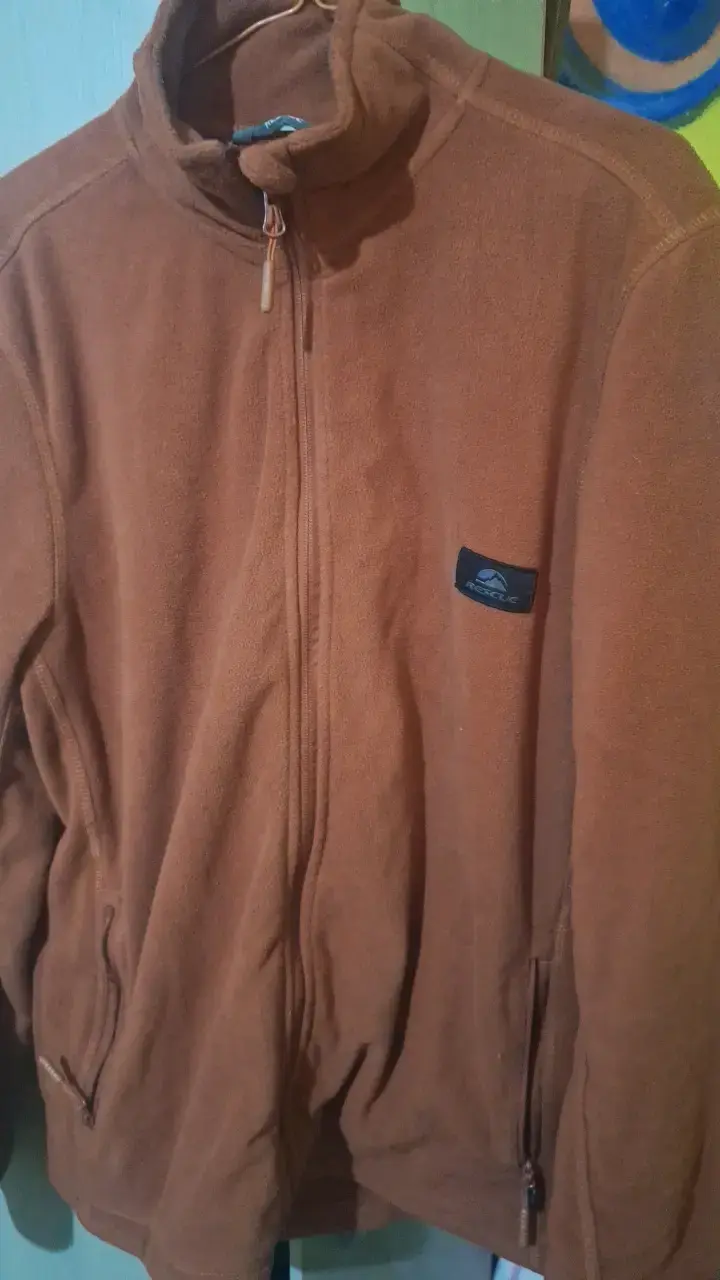 Chaqueta polar marrón para hombre