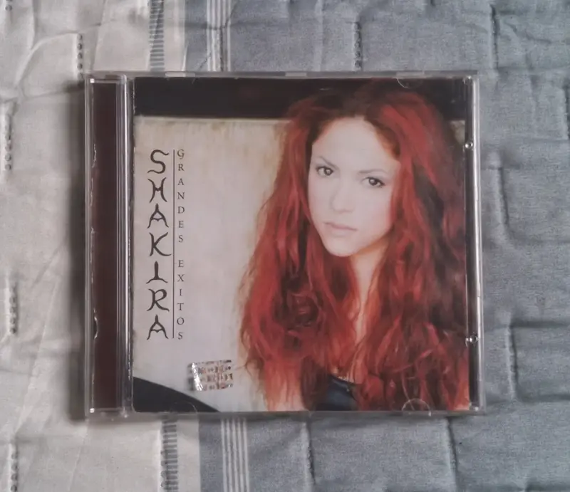 CD + Video CD (VCD) Shakira – Grandes Éxitos - 1