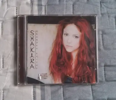 CD + Video CD (VCD) Shakira – Grandes Éxitos - miniatura 1