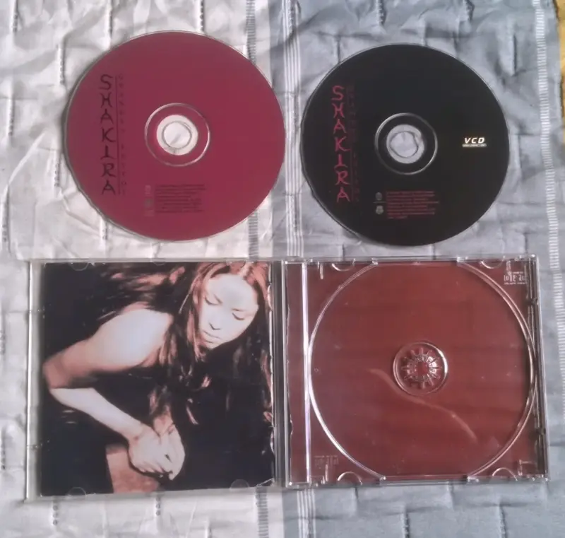 CD + Video CD (VCD) Shakira – Grandes Éxitos - 2