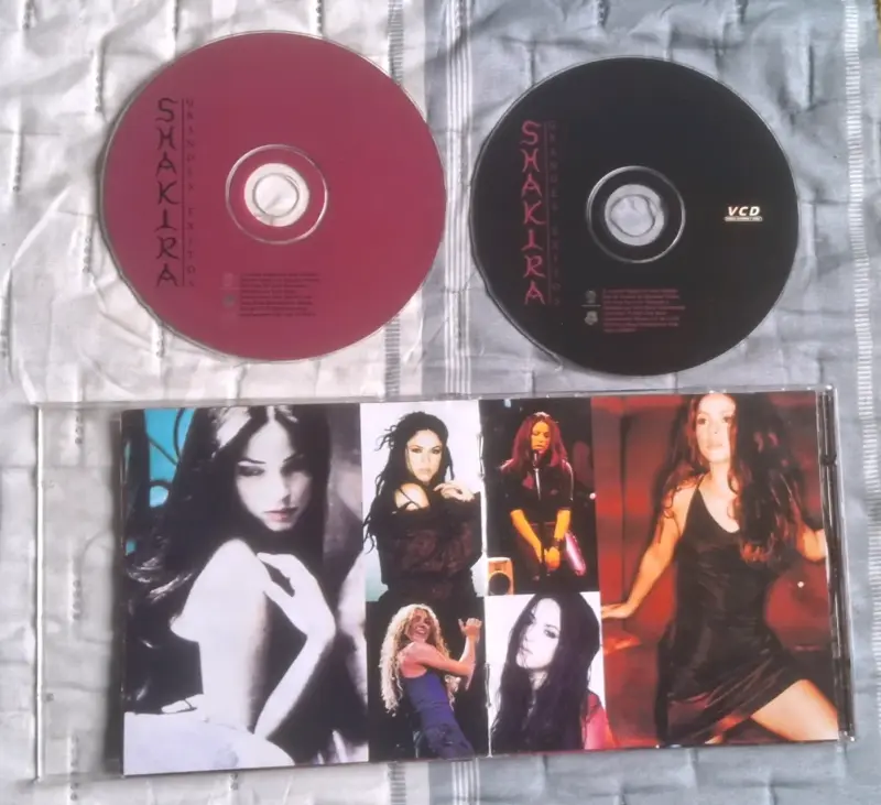 CD + Video CD (VCD) Shakira – Grandes Éxitos - 3
